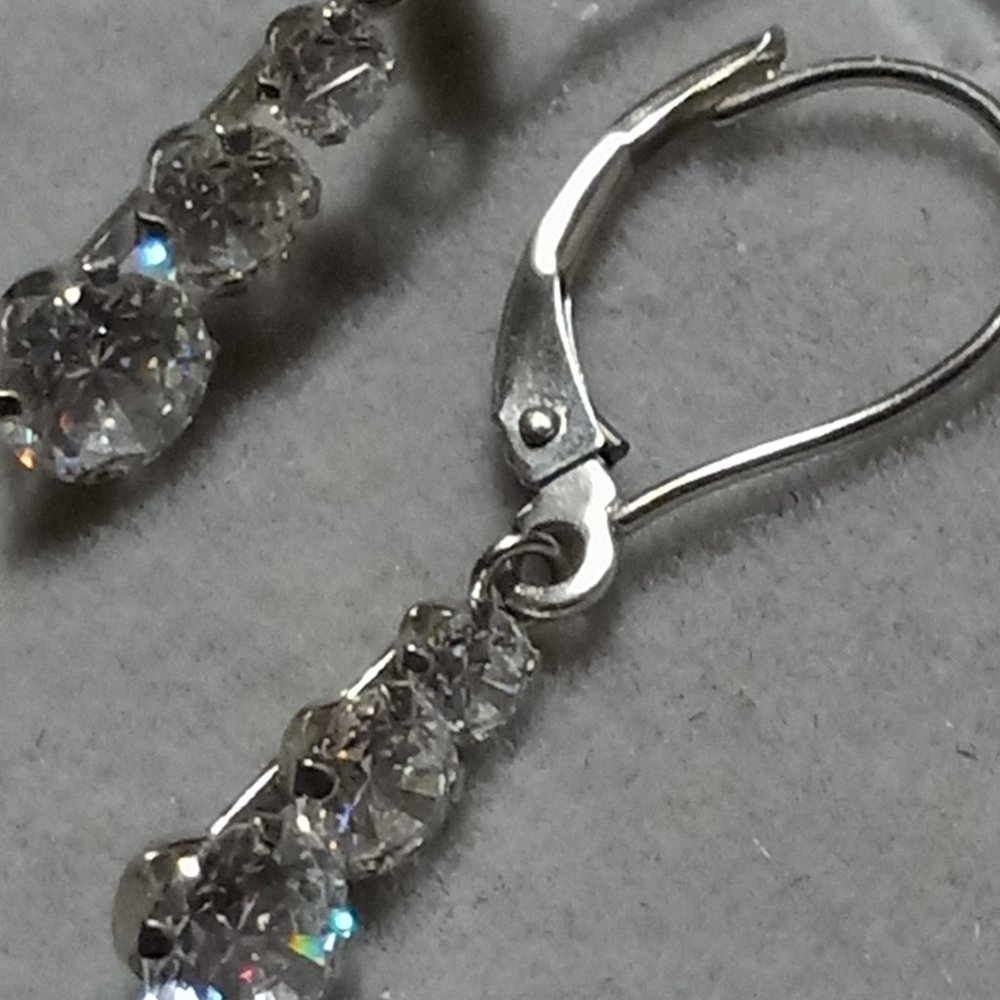 14K white gold, triple cubic zirconia drop earings